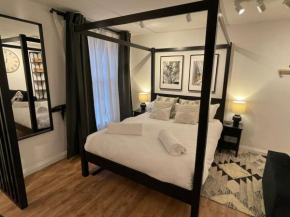 Ultra Modern Studio Apartment, in Central Exeter